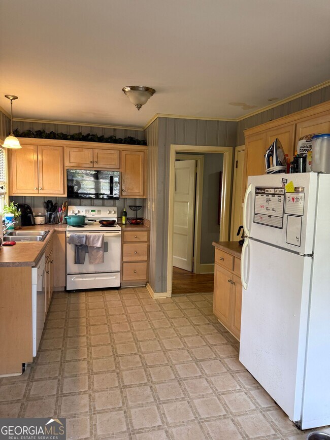 Building Photo - 207 Gran Ellen Dr