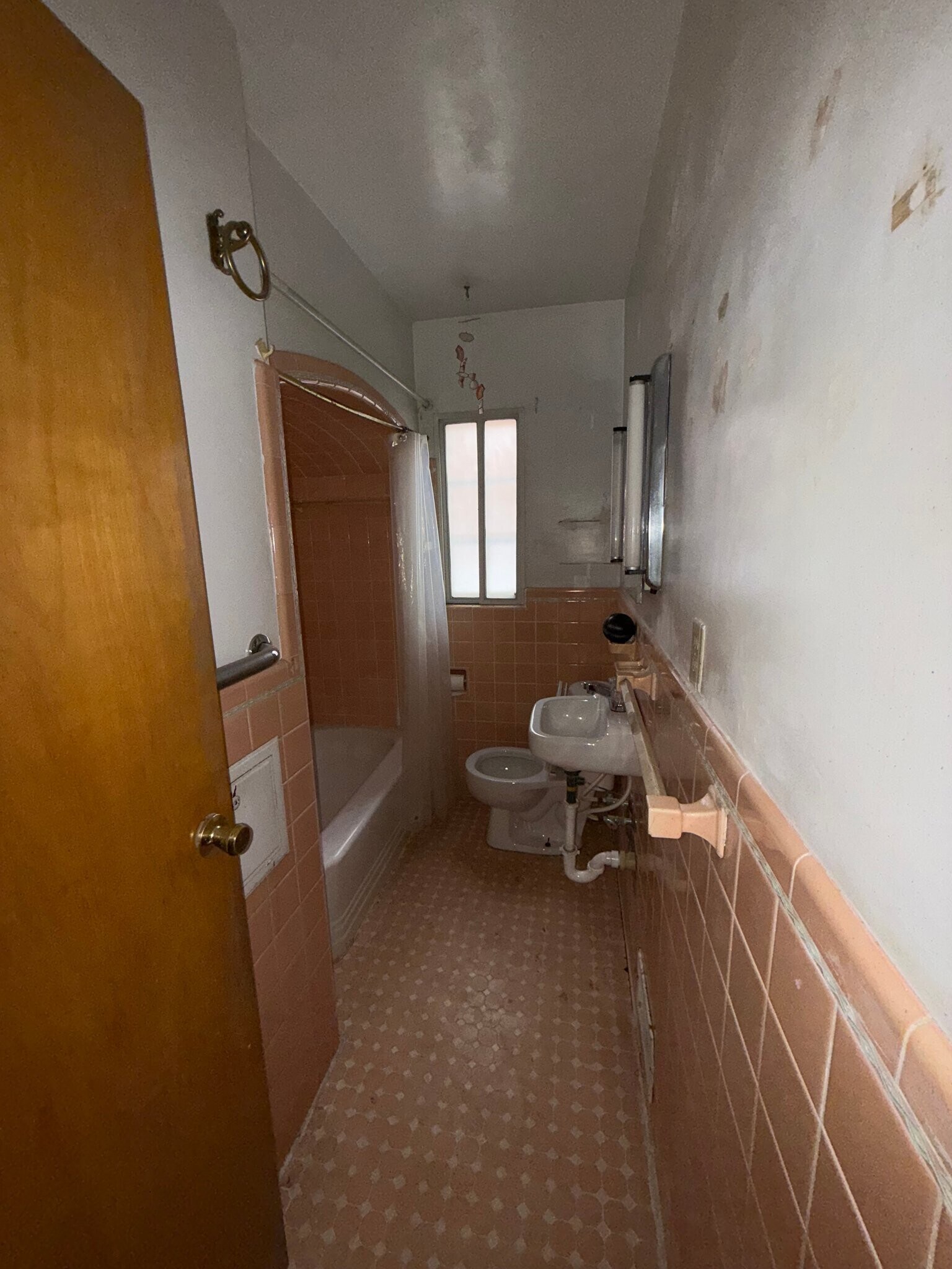 Building Photo - 3101 Iroquois Ave