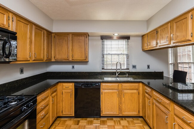 Building Photo - 6085 Tara Hill Dr