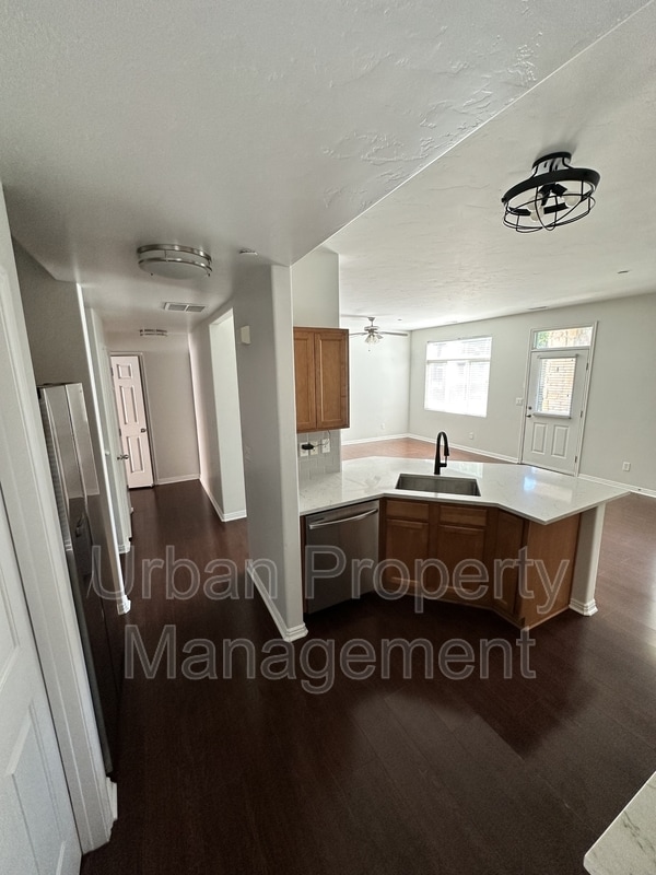 Building Photo - 11467 Open View Ln