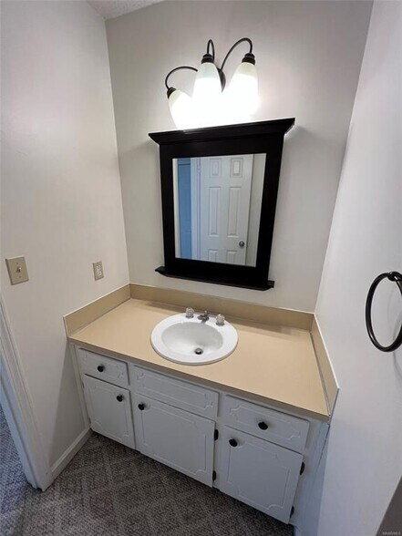 Building Photo - 5725 Bangor Ct