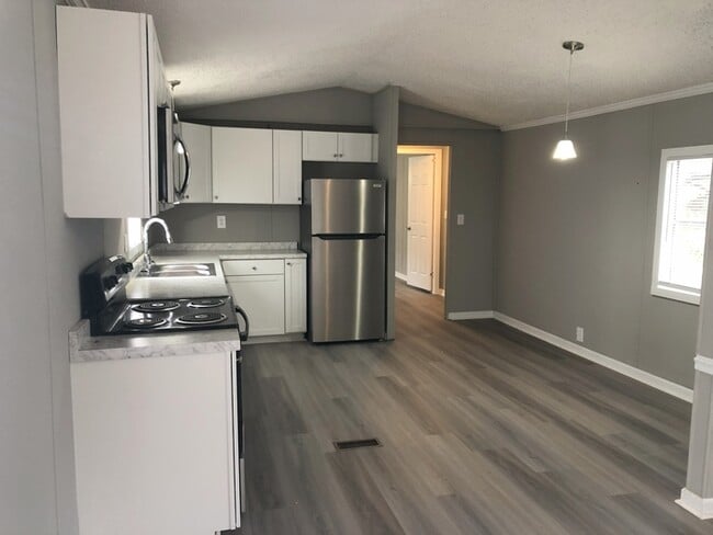 Building Photo - 295 E Wright St