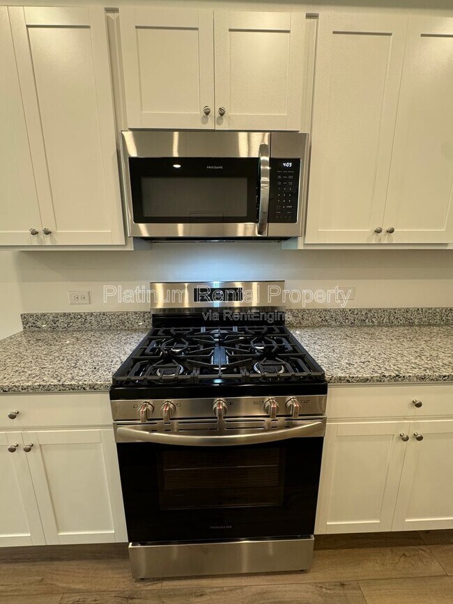 Building Photo - 2805 Habibi Ct