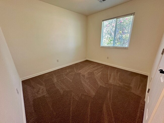 Building Photo - Fresh & Spacious 4 Bed / 2 Bath Home on Oversized Lot – McKinleyville - $2650