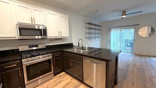 Building Photo - Concord Beautiful 3 bedroom 3 bathroom fully updated townhome, gated community!
