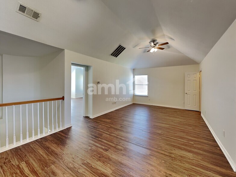 Building Photo - 2619 Hopkins Dr