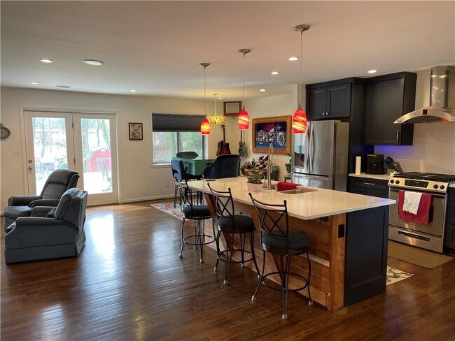 Building Photo - 3499 Fairway Dr