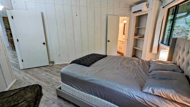 Building Photo - 828 Little Pine Mountain Rd