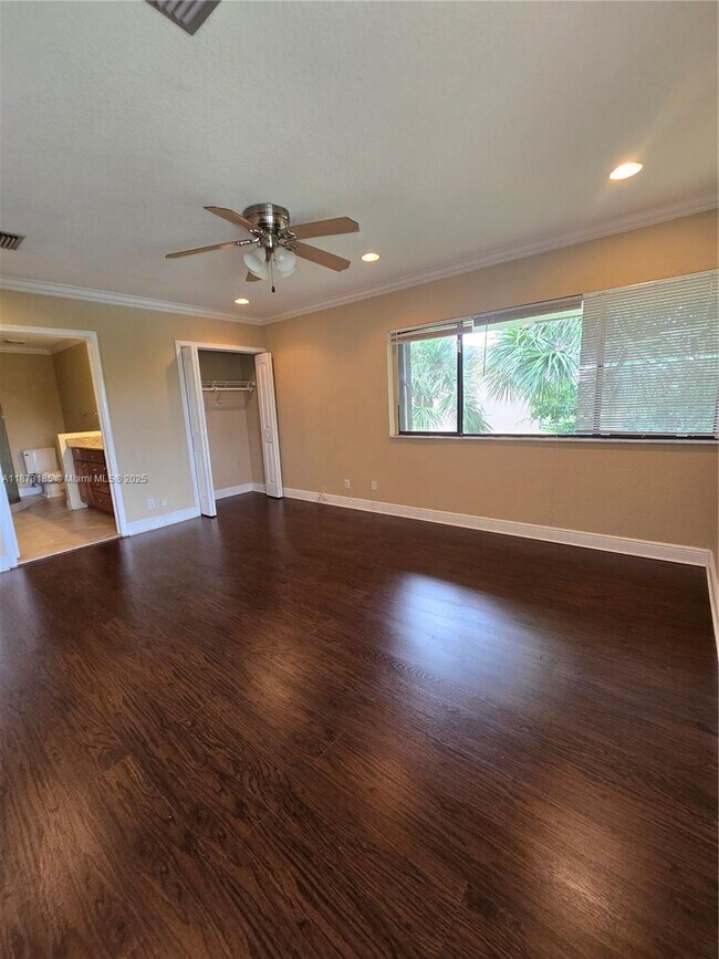 Building Photo - 9023 NW 38th Dr