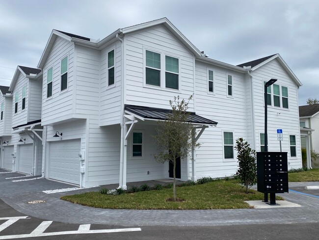 Building Photo - Brand New Constructed Townhouse in South T...