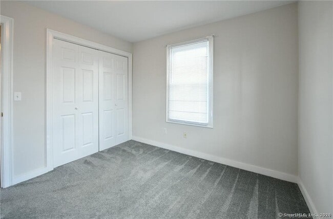 Building Photo - 217 Maple Ave