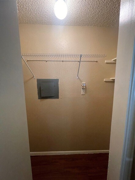 Building Photo - 2263 Millstone Dr