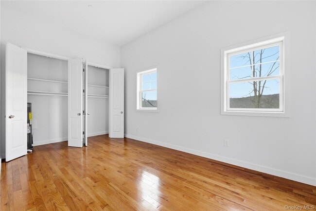 Building Photo - 99 Main St