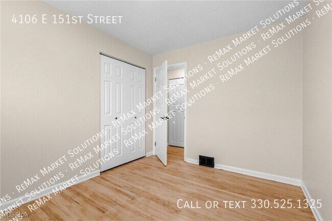 Building Photo - 4106 E 151st St