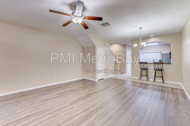 Building Photo - 15706 Fishhawk Falls Dr