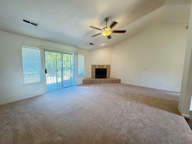 Building Photo - 3 bed 2 ba house in S. Yuba City