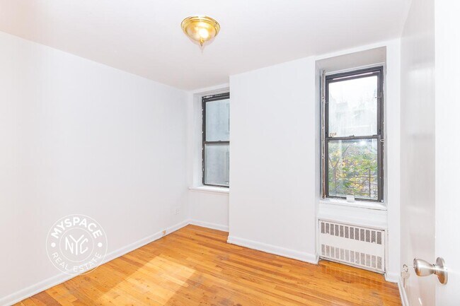 Building Photo - 100 Broadway