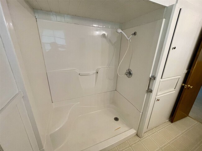 Building Photo - 1102 Ada St