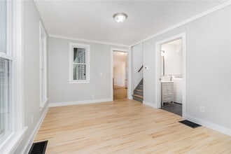 Building Photo - 25 Summit St