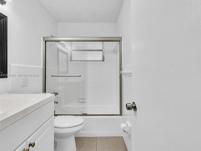 Building Photo - 4500 SW 42nd Terrace