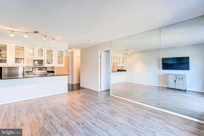 Building Photo - 2111 Wisconsin Ave NW