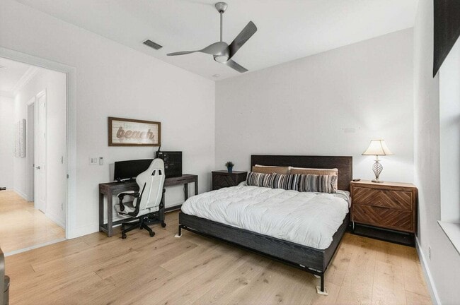 Building Photo - 17662 Cadena Dr