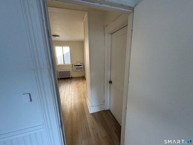 Building Photo - 57 Seaside Ave