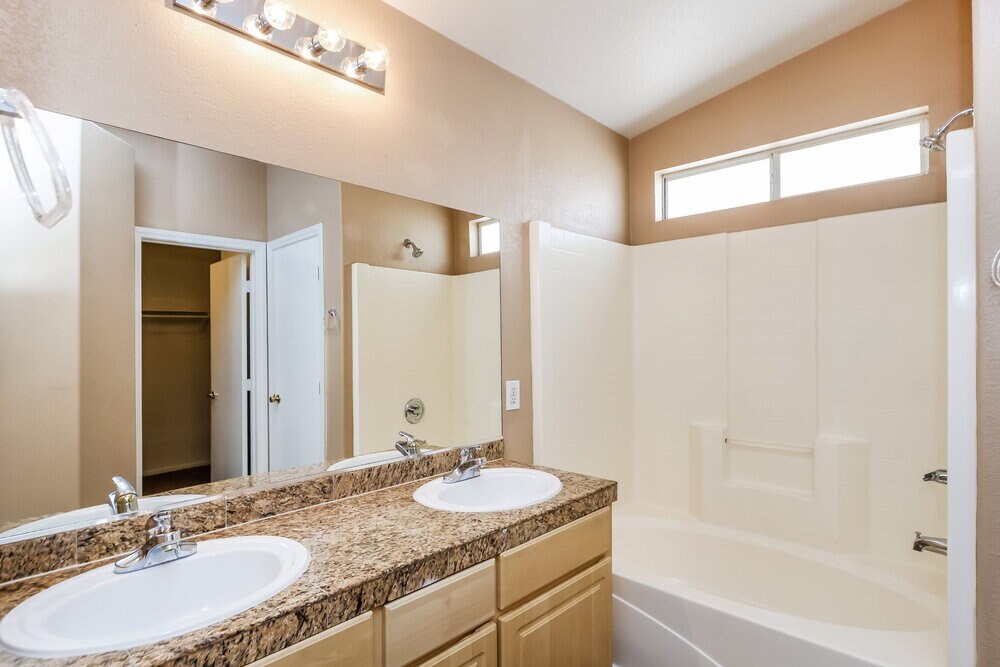 Building Photo - 1002 Emerald Stone Ave