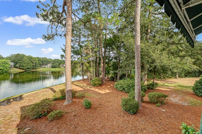 Building Photo - 208 Southlake Ct