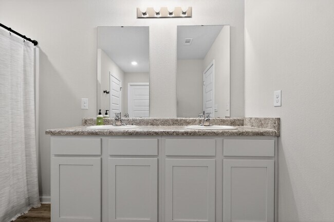 Building Photo - 6817 Interlachen Ln