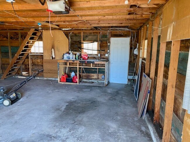 Building Photo - Mountain View Bungalow w/Garage and A/C