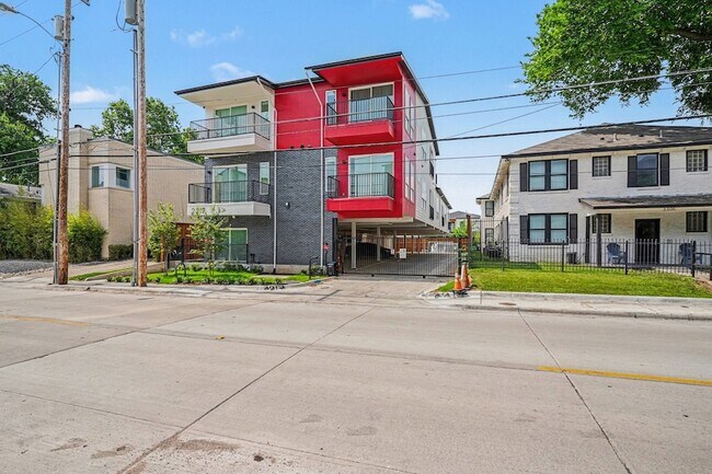 Building Photo - 2217 N Fitzhugh Ave