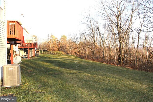 Building Photo - 506 Quincy St