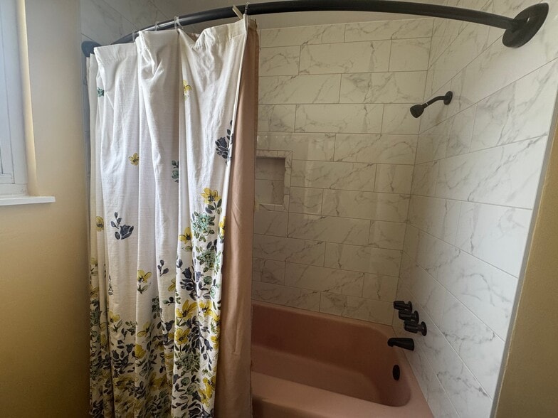 Building Photo - 601 Linden Ave