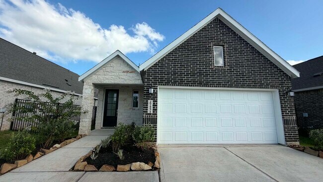 Building Photo - 27451 Sunterra Village Dr