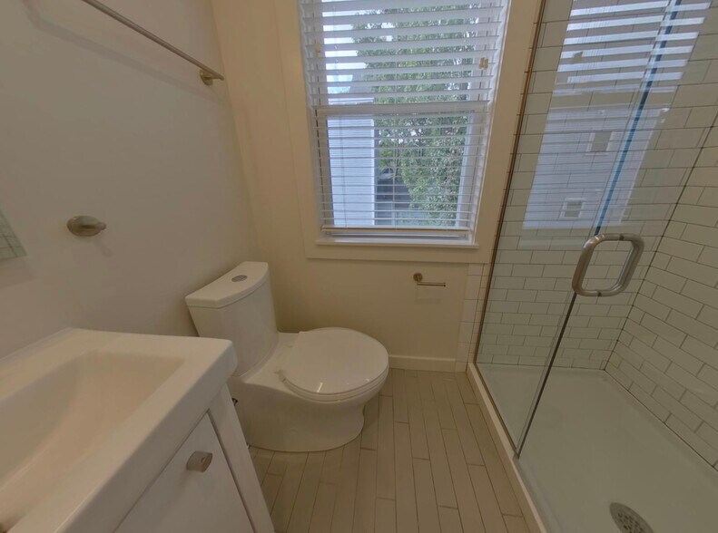 Building Photo - 2 Belvidere Pl