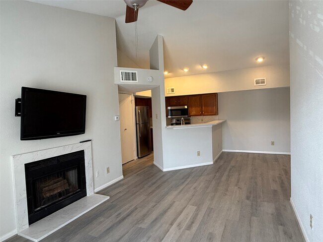 Building Photo - 2121 El Paseo St