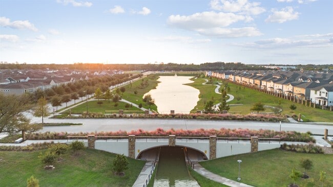 Building Photo - 4115 Glowing Hearth Dr