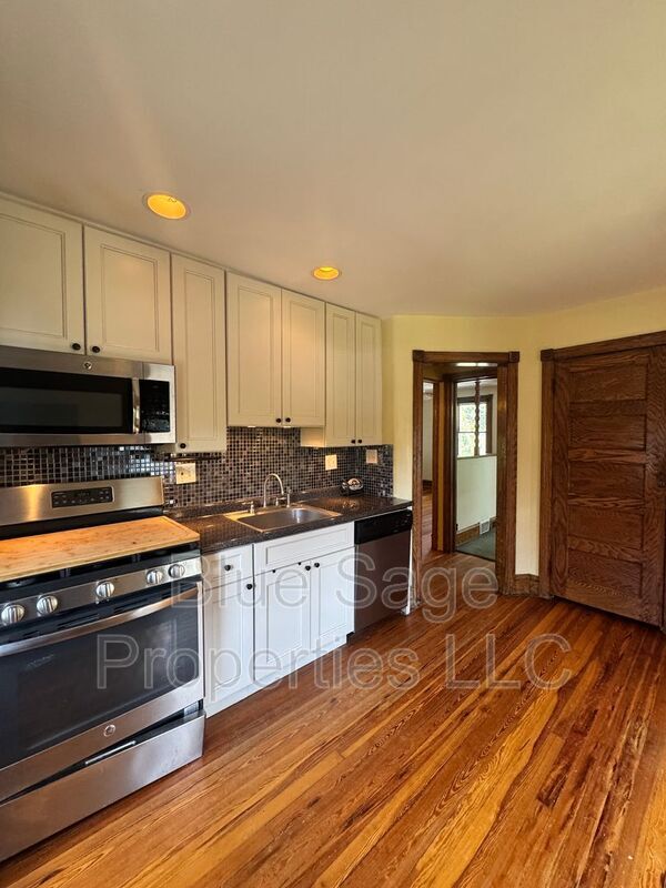 Building Photo - 225 Burmont Rd