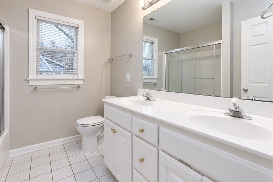 Building Photo - 5916 Weston Dr