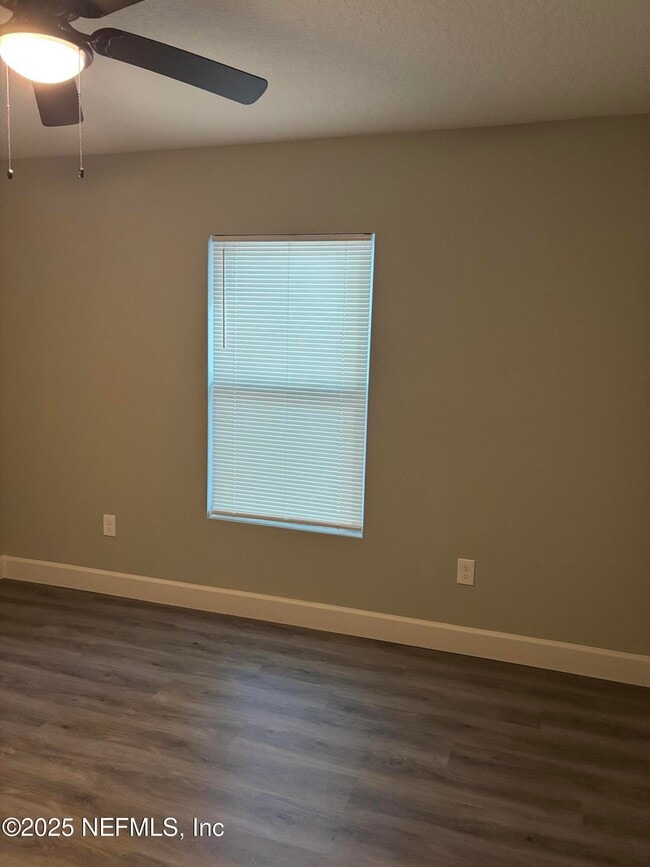 Building Photo - 1963 W 4th St