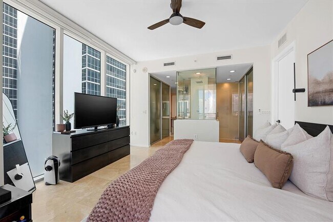 Building Photo - 1040 Biscayne Blvd
