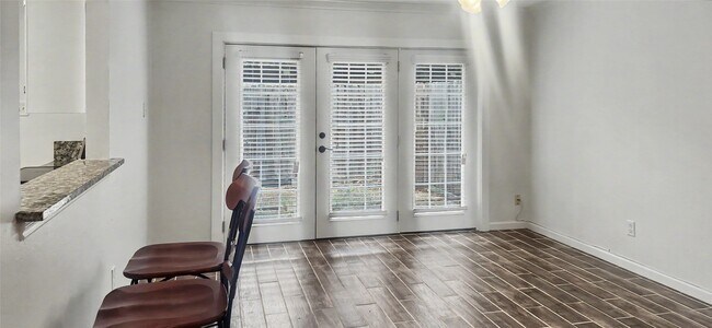 Building Photo - 12913 Trail Hollow Dr