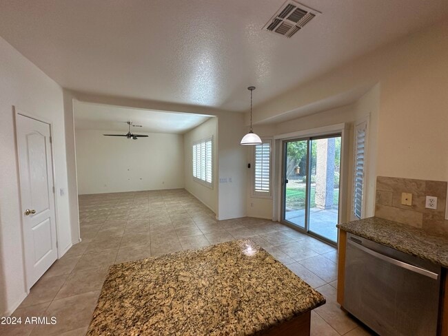 Building Photo - 4660 S Wildflower Dr