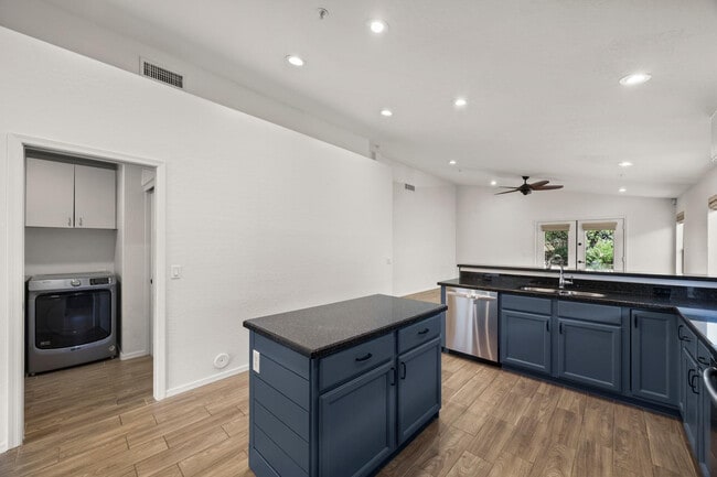 Building Photo - 10290 E Mallow Cir