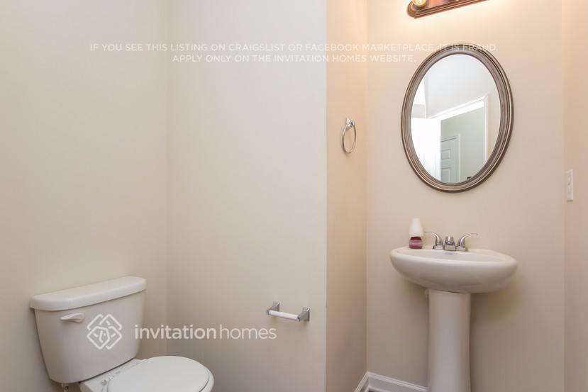 Building Photo - 2146 Villa Spg Ter