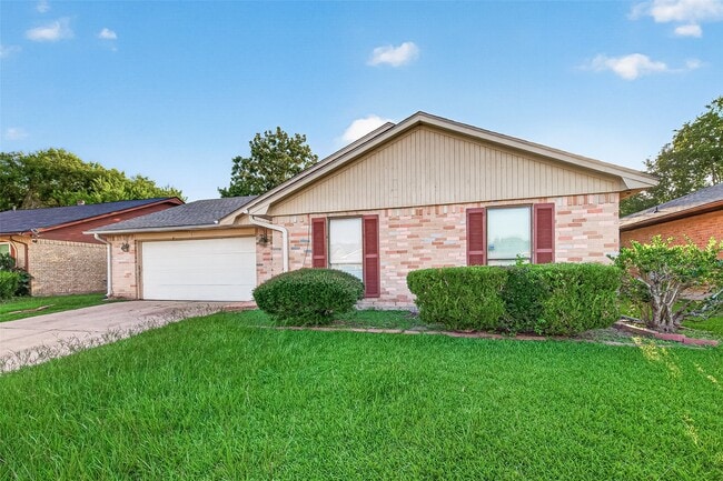 Building Photo - 7422 Cortes Dr