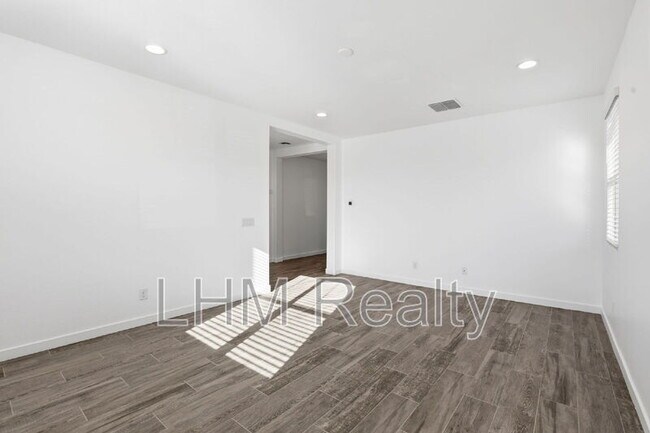 Building Photo - 12364 E Ballentine Rd