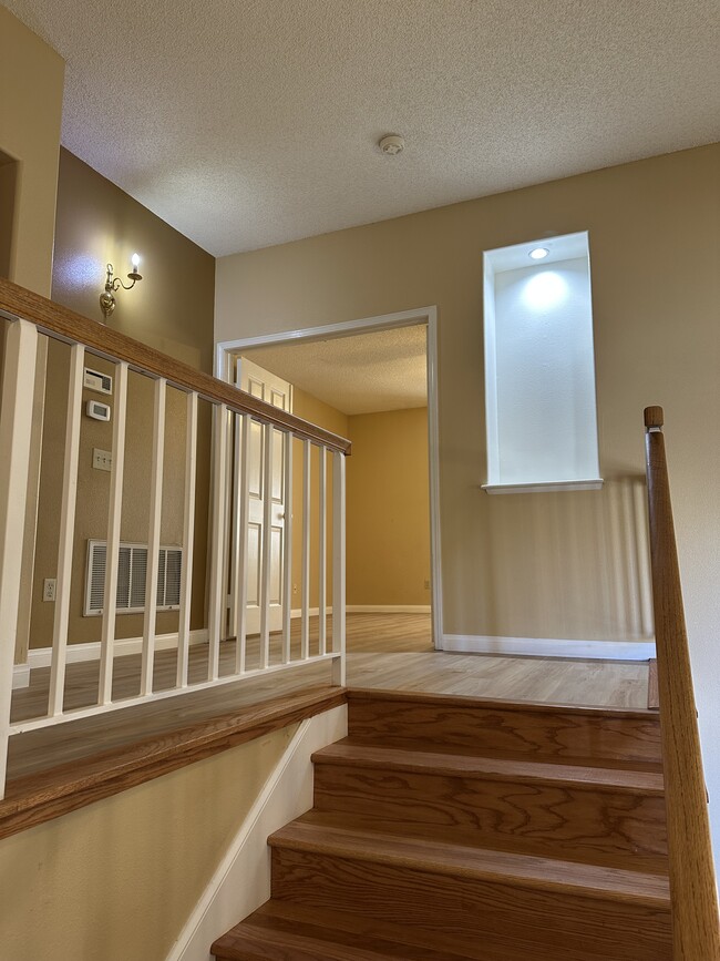 Building Photo - 42263 Valley Vista Dr