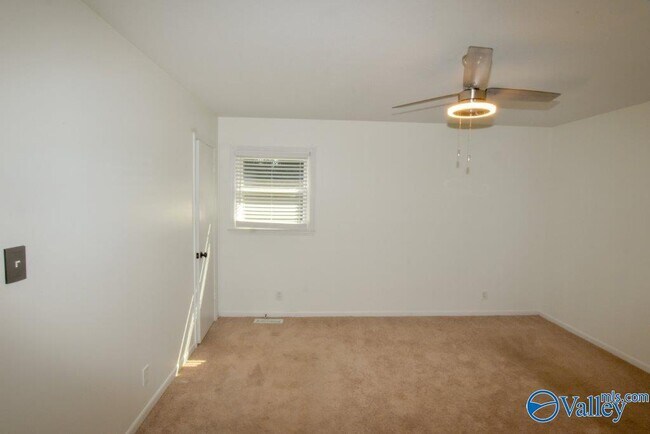 Building Photo - 4624 Daugette Dr NW
